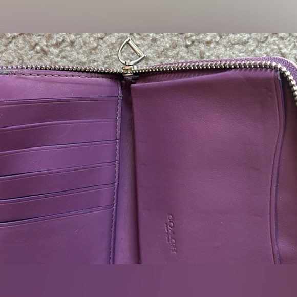 COACH Signature “C” Ranch Floral Print Accordion Zip Wallet, EUC - Picture 3 of 5